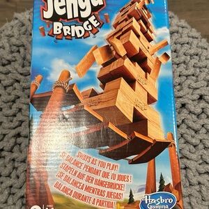 JENGA BRIDGE GAME “Sways As You Play” by Hasbro Gaming BRAND NEW